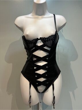 Seven Til Midnight Black Lace Teddy Lingerie  Small New with Tags FLAWED